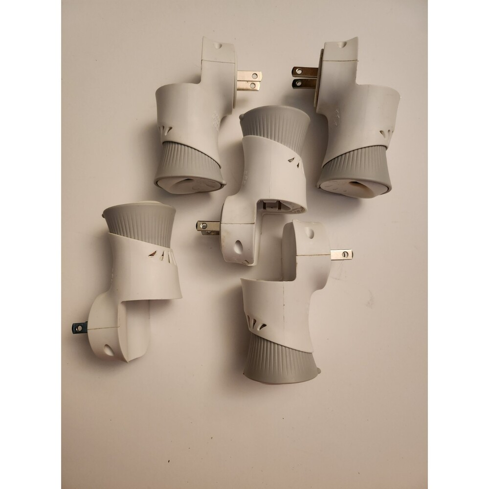 5 Used Air Wick Plug in Scented Oil Warmer B18